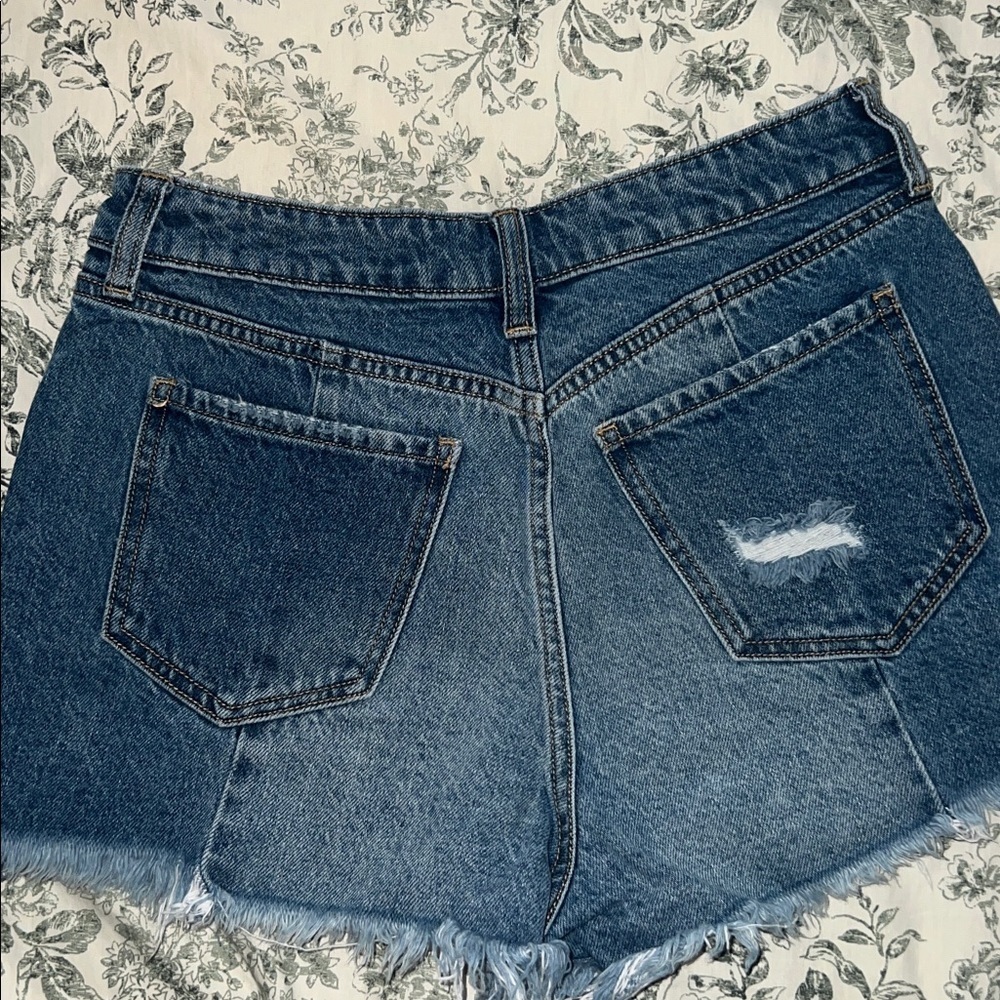 Trendy Distressed Blue Denim Shorts - Picture 5 of 9